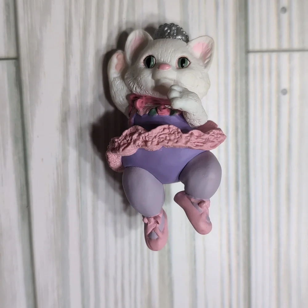 Vintage 1998 Hallmark Keepsake Kitty Cat Ornament Future Ballerina